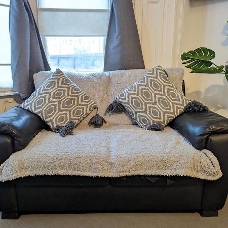 1 Bedroom Studio In A Supurb Area Of Кардифф Экстерьер фото