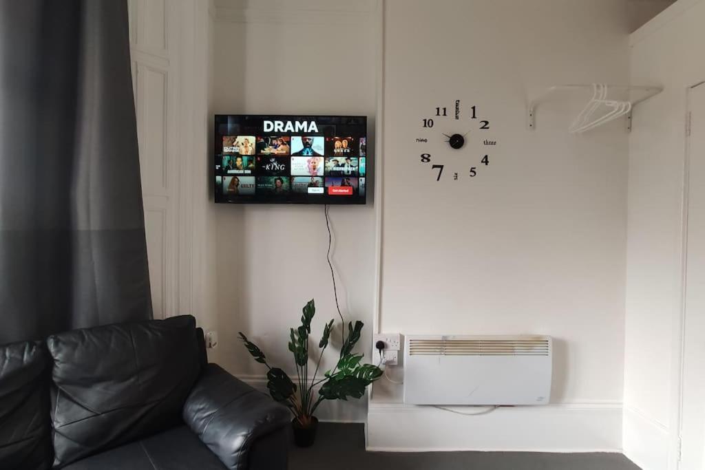 1 Bedroom Studio In A Supurb Area Of Кардифф Экстерьер фото